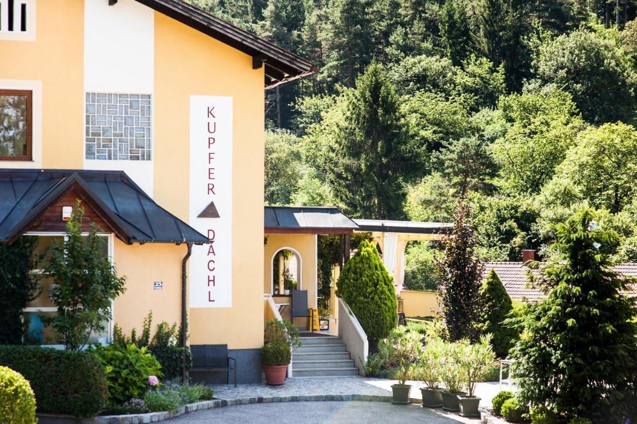 Hotel Kupfer-Dachl Katzelsdorf Zewnętrze zdjęcie