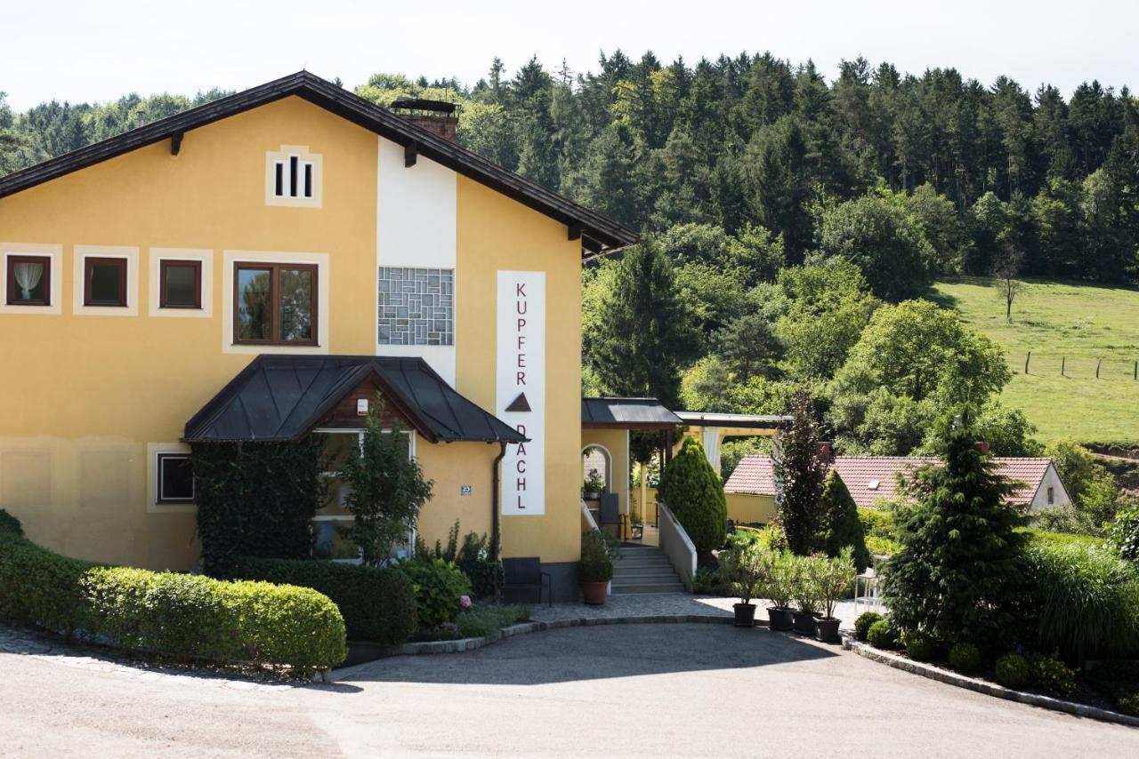 Hotel Kupfer-Dachl Katzelsdorf Zewnętrze zdjęcie